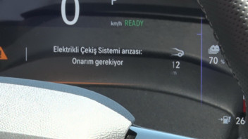 Türkiye'nin en çok satan otomobillerinden biri... Sıfır km olarak aldığı aracın derdi bitmedi