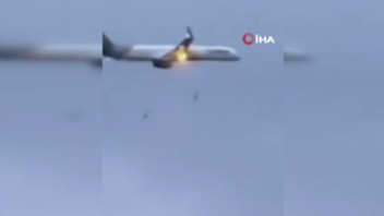 Yolcu uçağının motoru kalkıştan sonra alev aldı