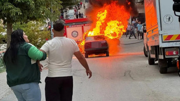 Dört yıllık birikimiyle satın aldığı araç 30 dakikada kül oldu...