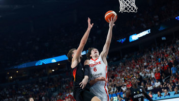 Teşekkürler 12 Dev Adam... A Milli Erkek Basketbol Takımı, Avrupa ikincisi oldu