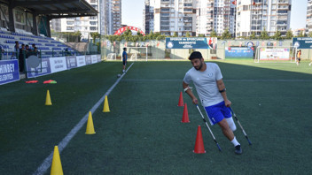 Elektrik akımına kapılıp bacağını kaybetmişti, futbolla hayata tutundu...