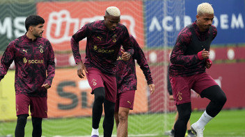 Okan Buruk kararını verdi: Osimhen, Liverpool'a karşı oynayabilecek mi ?