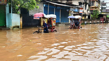 Sağanak sele, sel faciaya dönüştü: 18 ölü var!