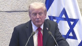 İsrail Meclisi'nde kürsüye çıkan Trump'a protesto şoku!