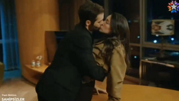 Sevilen dizideki cesur aşk sahnesi seyirciyi ikiye böldü