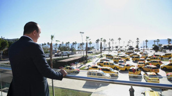 Konyaaltı'nda Cumhuriyet konvoyu