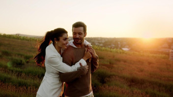 Hande Erçel ve Barış Arduç'lu Aşk ve Gözyaşı dizisinin fişi çekildi!