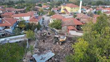 Günlerdir beşik gibi sallanan Sındırgı afet bölgesi ilan edildi