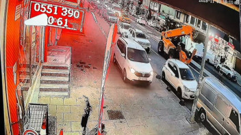 İstanbul'da yoğun trafikten kaçmak isteyen trafik teröristinin yaptıkları saç baş yoldurdu!
