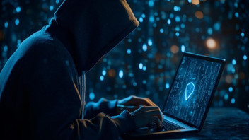 Hackerlar Samsung telefonlara sızdı: Mikrofon ve kameralara da eriştiler!