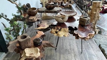 Doğadan tek tek toplayıp el emeğiyle göz nuru haline getiriyor