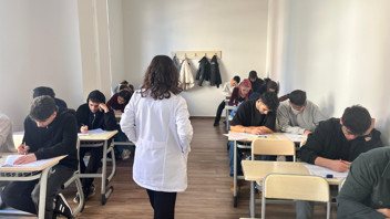 Sancaktepe Belediyesi'nden gençlere gerçeğini aratmayan TYT deneme sınavı