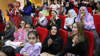 Diyarbakır'daki sıradışı defile büyük ilgi topladı