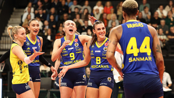 Sultanlar Ligi'nde filedeki dev derbide gülen taraf Fenerbahçe oldu