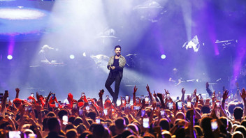 Türkiye'nin megastarından hayranlarını heyecanlandıran karar!