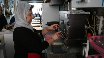 İlk kadın çaycıydı şimdi de ilk kadın adayı oldu