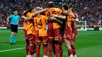 Dünya devi Galatasaray'ın yıldızı için geliyor! 100 milyon euroyu gözden çıkardılar