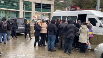 Komşudan Türk vatandaşlarına yeni kural! Artık kimlik ve pasaport yeterli olmayacak