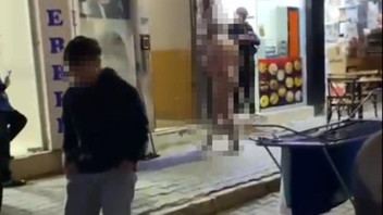 Mersin'de sokakta ''çıplak adam'' alarmı! Gözaltına alındı
