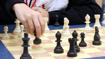 Minik dahi tarihe geçti! 3 yaşında satrançta dünya rekoru kırdı