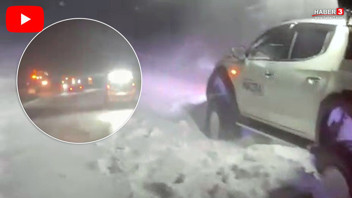 Kar ve tipi fırtınası bastırınca yolda mahsur kaldılar!