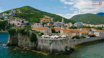 Karadağ Türk vatandaşlarına yönelik vize uygulamasında süreyi kısaltıp zorunluluğu kaldırdı
