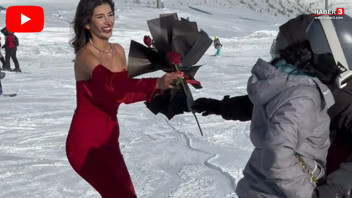 Erciyes Kayak Merkezi'nde Noel anne sürprizi! Görenler dönüp bir daha baktı!