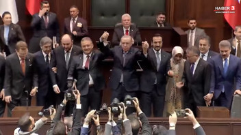 AK Parti'den yeni transferler: Üç milletvekiline rozetlerini Erdoğan taktı