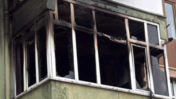 Beş katlı apartmanda korkutan yangın: 8 kişi mahsur kaldı