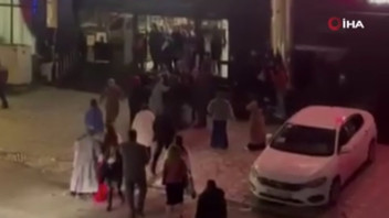 Esenyurt'ta sıradan bir gün daha: Düğün salonu önünde meydan muharebesi!