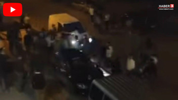 İki grup kavga etti, gözü dönmüş bir psikopat aracıyla kalabalığa dalıp kavga edenleri ezdi!