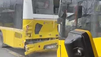 İstanbul'da korkutan kaza: Üç İETT otobüsü durakta çarpıştı