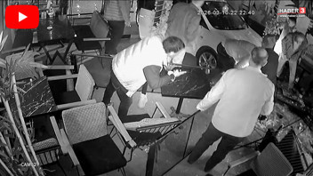 İzmit’te korku dolu anlar: Otomobil kafeye daldı, ortalık savaş yerine döndü