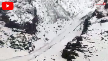 Dev çığ dağdan böyle koptu... Beyaz felaket saniye saniye kamerada!