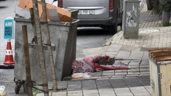 İstanbul'da şüpheli ölüm: 3'üncü kattan düşen kadın hayatını kaybetti