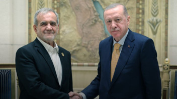 Pezeşkiyan'dan Türkçe paylaşım: Erdoğan'a böyle seslendi!