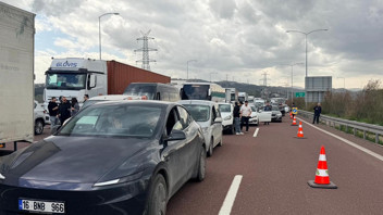 Osmangazi Köprüsü trafiğe kapandı; uzun kuyruklar oluştu