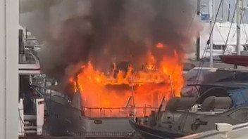 Bodrum tersanesinde korkutan yangın: Ünlü ismin lüks motoryatı kül oldu!