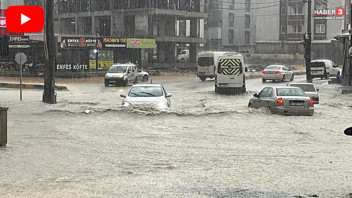 Depremzede Hatay'ı bir kez daha sel vurdu; yollar göle döndü, araçlar sulara gömüldü