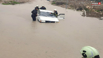 Sağanak yağışlar Antakya'yı yuttu! Okullar 1 gün tatil edildi