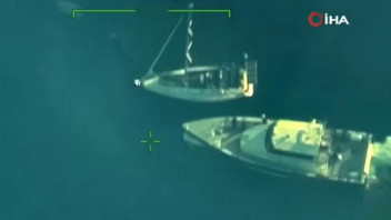 Balıkesir açıklarında tekneye film gibi operasyon