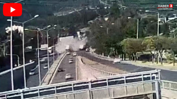 Biri polis 3 kişinin yaşamını yitirdiği korkunç kazanın kamera görüntüleri ortaya çıktı!