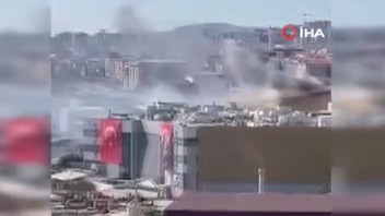 İstanbul'da AVM'de yangın paniği: Vatandaşlar tahliye edildi
