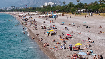 Türkiye'nin tatil cennetine bayram akını: Sahiller şenlendi