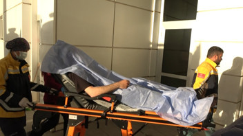 Parkta kanlı kavga: Ağabey bıçaklandı, kardeşi darbedildi