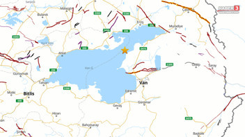 Van'da korkutan deprem! Çevre illerden de hissedildi