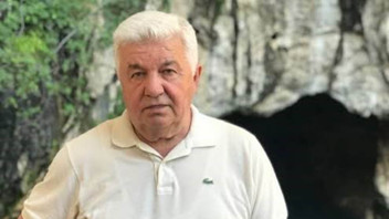 Eski Devlet Bakanı Burhan Kara vefat etti
