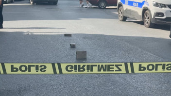 İstanbul'da güpegündüz dehşet: Pusu kurduğu 2 kişiyi silahla vurdu