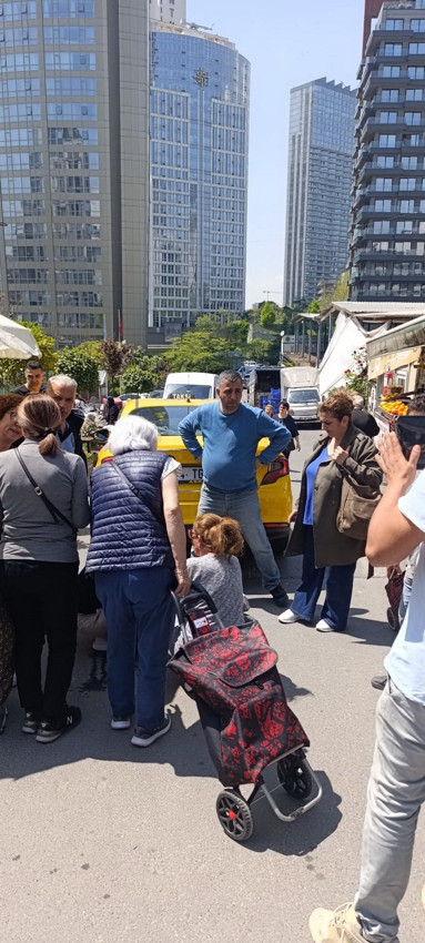 İstanbul'da korkunç kaza: Geri gelen taksi yaşlı kadını altına aldı! O anlar kamerada - Resim: 2