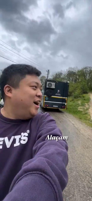 Koreli turistleri hem düğüne çağırdılar hem de paralarını aldılar - Resim: 3